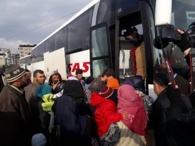 Türkiye'ye sığınan Türkmenler Kilis'e sevk ediliyor