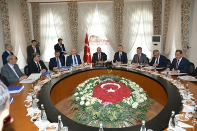 Vali Toprak, FKA 'Nın 2016 Yılı Son Toplantısına Katıldı