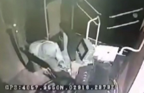 Bu kez de halk otobüsü çaldılar