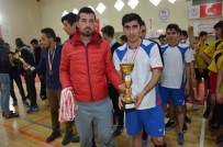 ENDÜSTRI MESLEK LISESI - Liseler Arası Hentbolda Dereceye Giren Okullara Kupaları Verildi