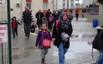 Mersin'i Şiddetli Yağmur Ve Fırtına Vurdu
