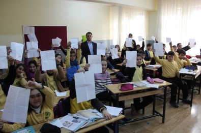 Ortaokul Öğrencilerinden Mehmetçiğe Mektup