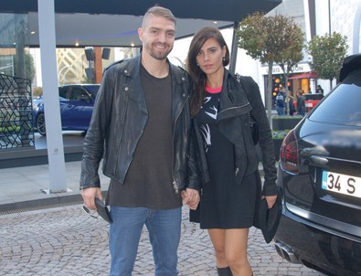 Şükran Ovalı: Beni sevmesini sevdim