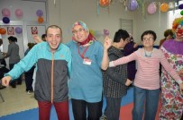 ZİHİNSEL ENGELLİLER - ZİÇEV'de Yılbaşı Eğlencesi
