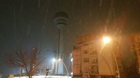 Başkent'te Beklenen Kar Yağışı Geldi