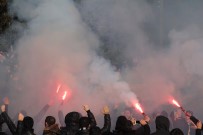 TEZAHÜRAT - Beşiktaşlı taraftarlar Kadıköy'e hazır