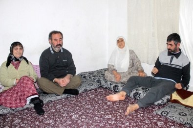 Fedakar Anne 60 Yıldır Engelli Çocuklarına Özenle Bakıyor