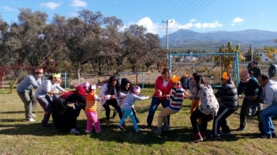 Fethiye'de Nursel Özdemir Özel Eğitim Kurumları 'Engelliler Günü'nü Kutladı