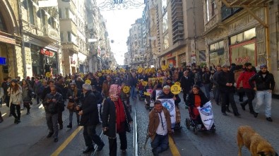 İstiklal Caddesi'nde 'Dünya Engelliler Günü' Yürüyüşü