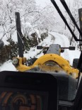 Kar Nedeniyle Kapanan Yollar Ulaşıma Açıldı, Mahsur Kalanlar Kurtarıldı Haberi