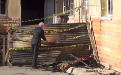 Kılıçdaroğlu, 12 Kişinin Hayatını Kaybettiği Yurda Karanfil Bıraktı