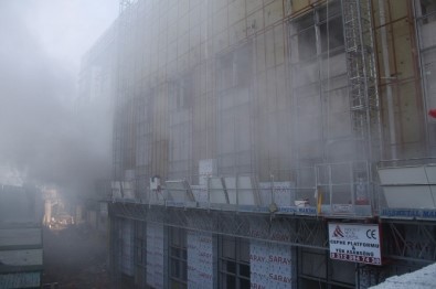 Kocaeli'de Hastanede İnşaatında Korkutan Yangın