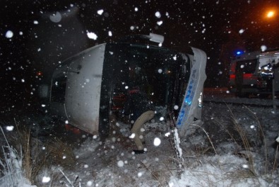 Kütahya'da Yolcu Otobüsü Devrildi Açıklaması 8 Yaralı