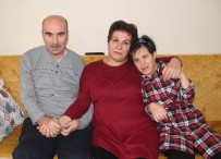 ENGELLİLER GÜNÜ - Eli Öpülesi Örnek Anne