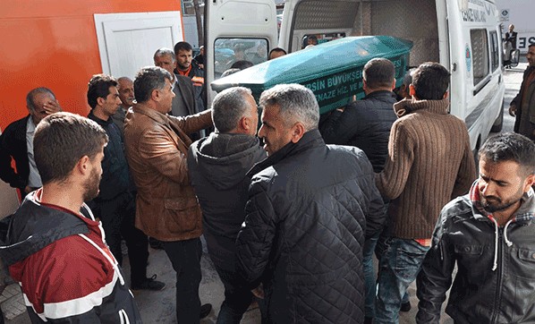 Mersin'de yangın faciası: 2 kardeş can verdi!