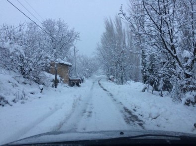 Bayırköy Belde Belediyesi Kar Engellerini Kaldırıyor