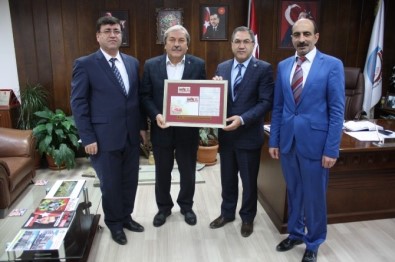 Bilecik PTT Baş Müdürü Bozkurt, Osmaneli Belediye Başkanı Şahin'i Ziyaret Etti