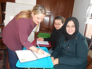 Eskişehir'deki Sığınmacılara Türkçe Kursu