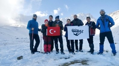 GÜDAT Erciyes Zirvesinde Gaziantep'in Kurtuluşunu Andı