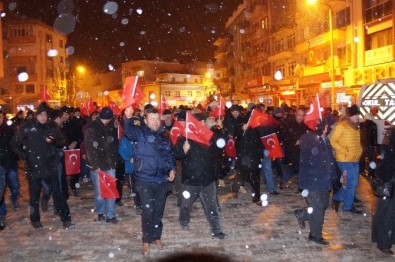 Lapseki'de Kar Yağışı Altında Şehitler İçin Yürüdüler