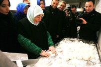 SEMİHA YILDIRIM - Semiha Yıldırım Mobil Fırında Ekmek Yaptı