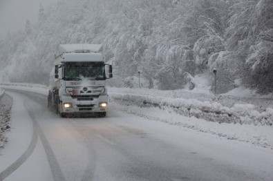 Bolu Dağı Ve Kent Merkezinde Yoğun Kar Yağışı