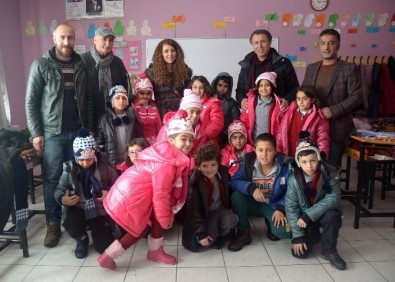 Ovacık'ta Öğrencilere Kışlık Kıyafet Yardımı