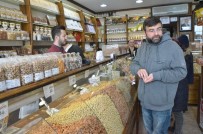 YILBAŞI GECESİ - Yılbaşı Alışverişi Esnafın Yüzünü Güldürdü