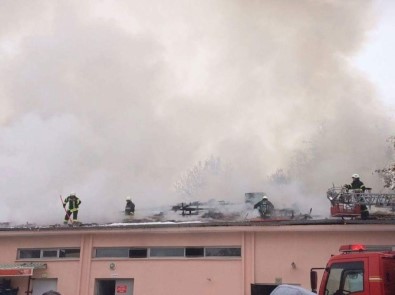 Askeri Restoranda Çıkan Yangın Korkuttu