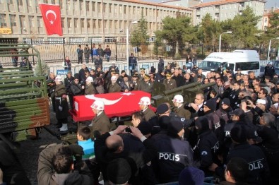 Çukurca Şehidine Babasından Gözü Yaşlı Veda