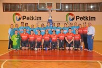 Hentbolun Veteranlarından Aliağa'da Dostluk Maçı