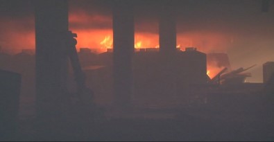 Sefaköy'de Korkutan Yangın