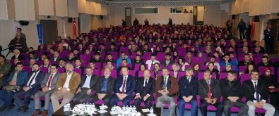 Trabzon'da '15 Temmuz Ve Yeniden Diriliş' Konferansı Gerçekleştirildi