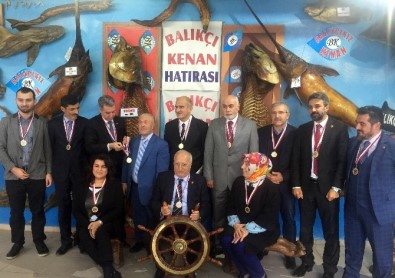 AK Partili Meclis Üyeleri Balıkçı Kenan Deniz Canlıları Müzesi'ni Gezdi