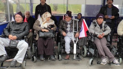 Engellilere Akülü Ve Manüel Tekerlekli Sandalye