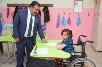 İMAM HATİP ORTAOKULLARI - İlçe Milli Eğitim Müdürü Ateş´Ten Engelli Vatandaşları Unutmadı