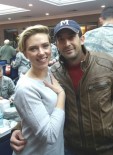 SCARLETT JOHANSSON - Adanalı Genç İncirlik'te Scarlett Johansson'la Fotoğraf Çektirdi