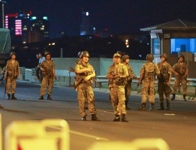 AK Parti binasını işgale giden askerlere dava