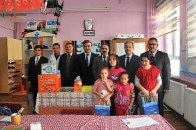 Akşehir Belediyesi'nden Özel Eğitim Sınıflarına Kırtasiye Seti Ve Materyal Desteği