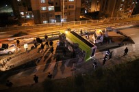 GİZLİ BUZLANMA - Kocaeli'nde Halk Otobüsü Devrildi Açıklaması 10 Yaralı