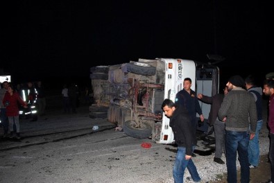 Manisa'da 3 Araç Çarpıştı Açıklaması 21 Yaralı