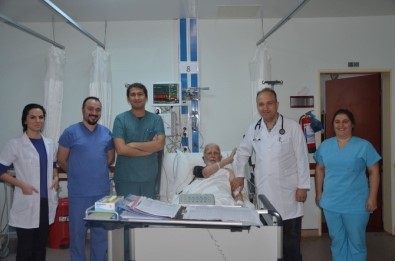 97 Yaşındaki Mehmet Dede ADÜ'de Sağlığına Kavuştu