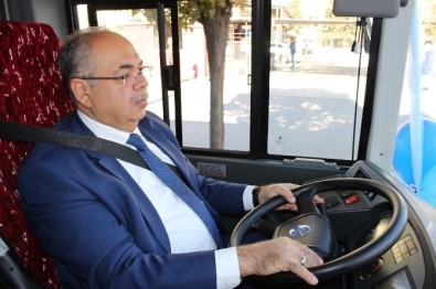 Belediye Başkanı Otobüs Şoförü Oldu