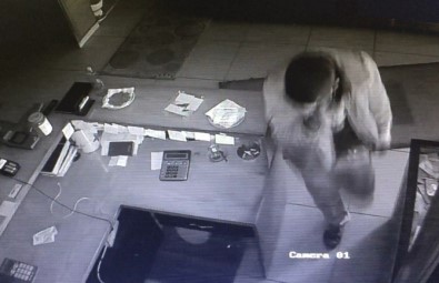 Hırsızdaki rahatlık 'pes' dedirtti