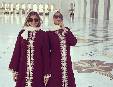 Paris Hilton'dan cami ziyareti fotoğrafları