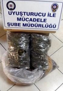 Uşak'ta 2 Kilo 135 Gram Esrar Yakalandı