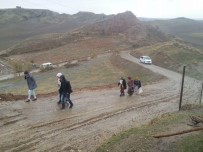 Yağış Yolda Bıraktı