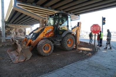 Aksaray Belediyesi Sanayi Kavşağı'na Sinyalizasyon Yapıyor