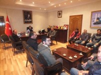 SONER KIRLI - Belediye Başkan Vekili Kırlı, Galericilerle Bir Araya Geldi