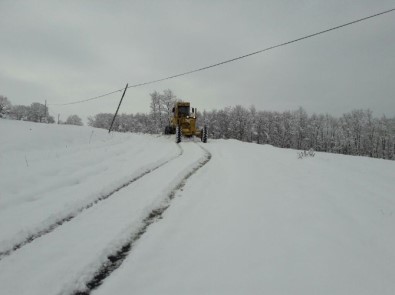 Kavak'ta Kardan Kapanan Yollar Açılıyor